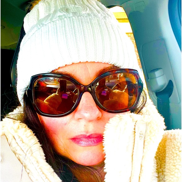 Meet your Posher, Abbey - Picture 1 of 1